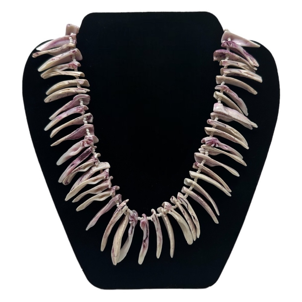Boutique Vintage Purple Genuine Seashells Surfer Boho Necklace NWT